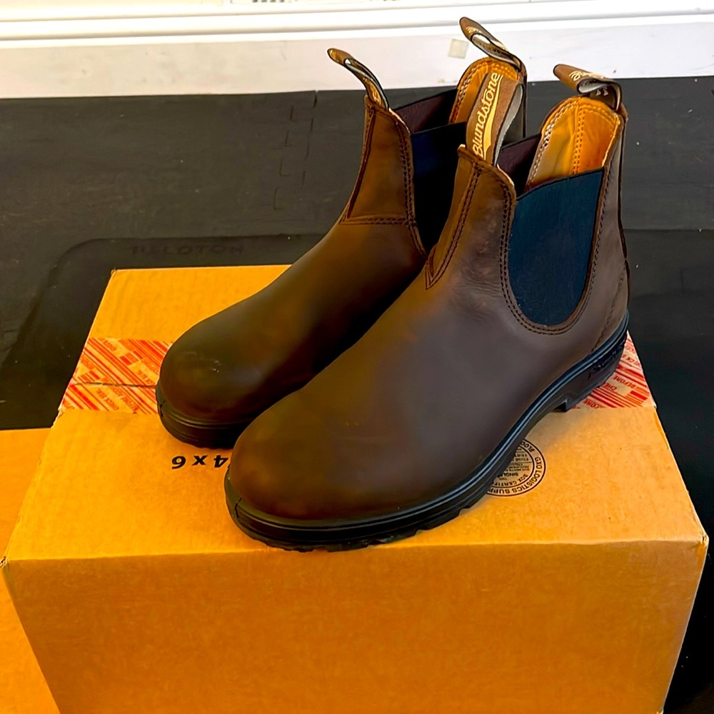 Blundstone Chelsea Boot Antique Brown UK7/US8